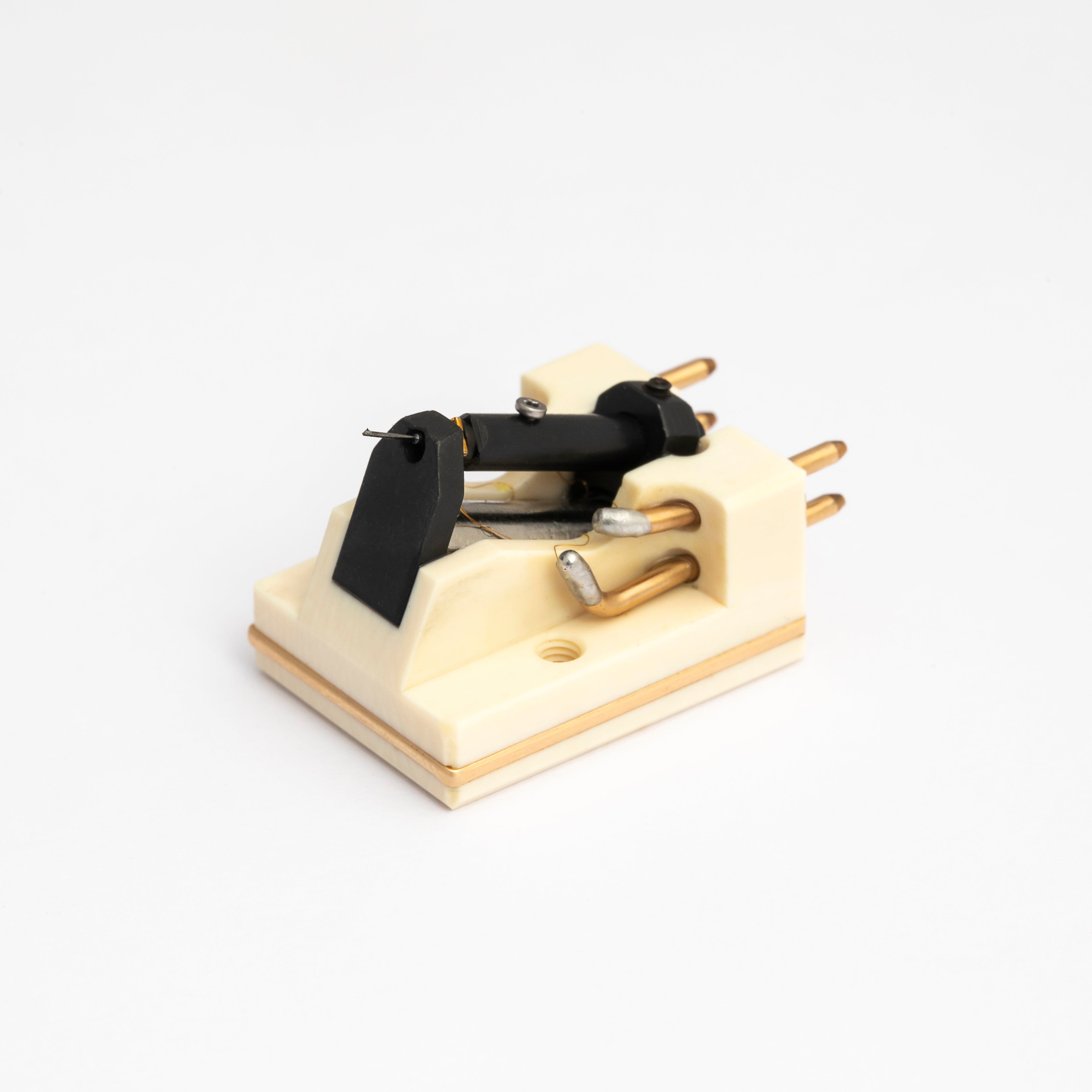 Aidas Mammoth Tusk Pure Gold Coil Series AU Stereo MC Phono Cartridge