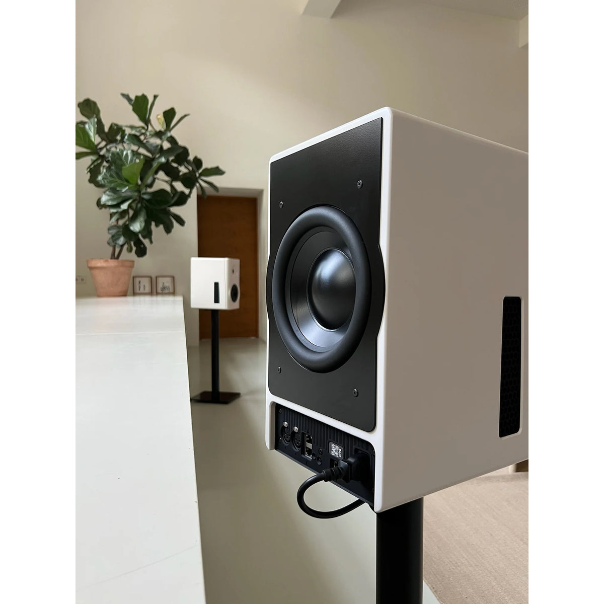 Dutch & Dutch 6c Active Monitor Loudspeakers (pair)