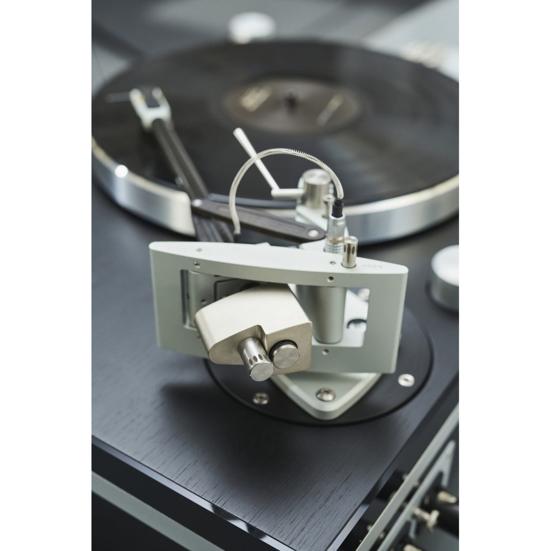 Thiele TA01 Zero Tracking Angle Tonearm