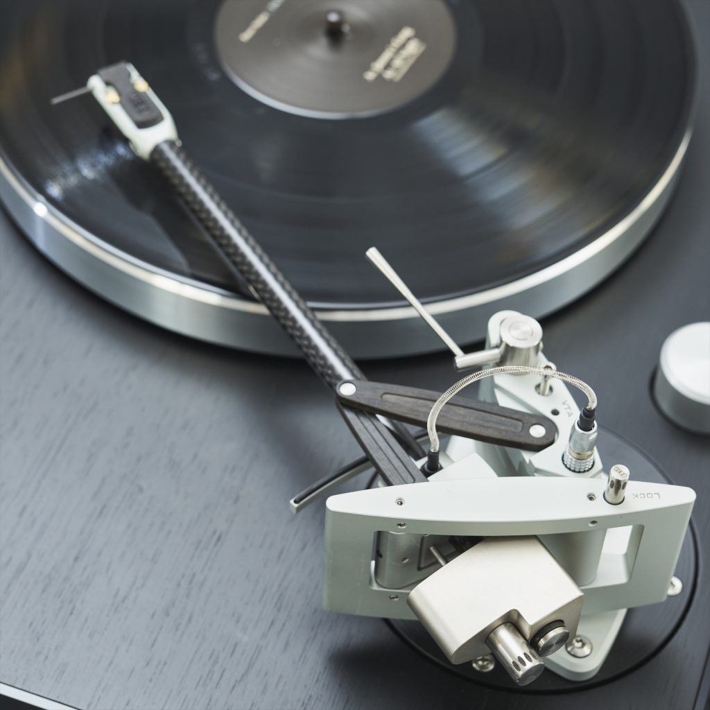 Thiele TT01 Zero Tracking Error Turntable